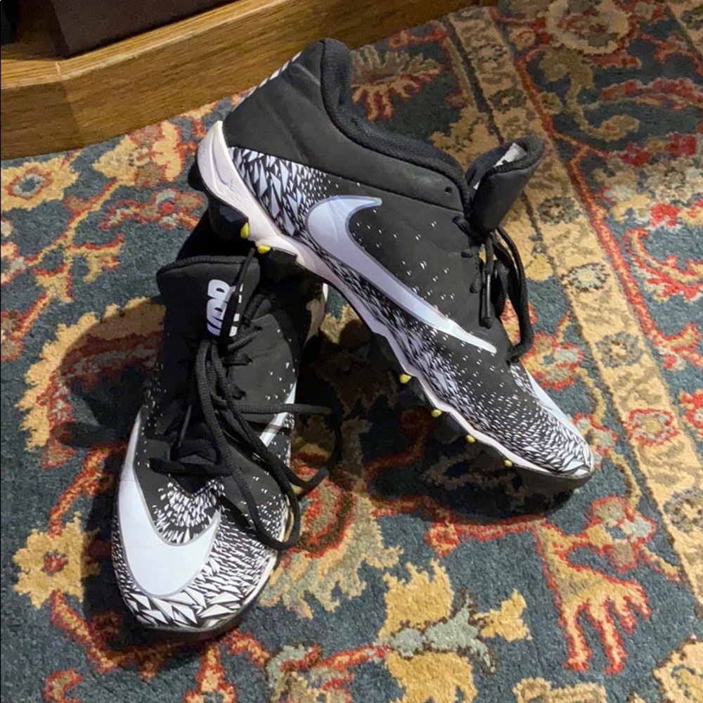 Nike - Picture 3 of 7